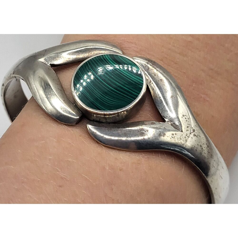 Vintage Sterling Silver Malachite 55g 2.6in dia Hinged Bangle Bracelet